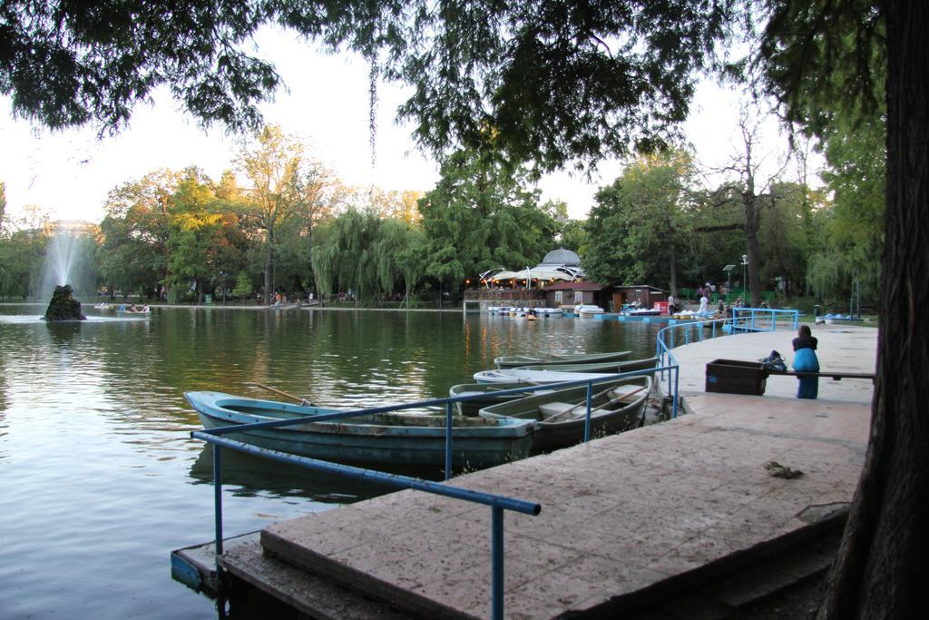 Central Park Bucarest Esterno foto